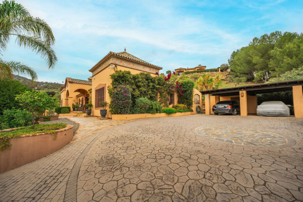 Detached Villa Monda Málaga