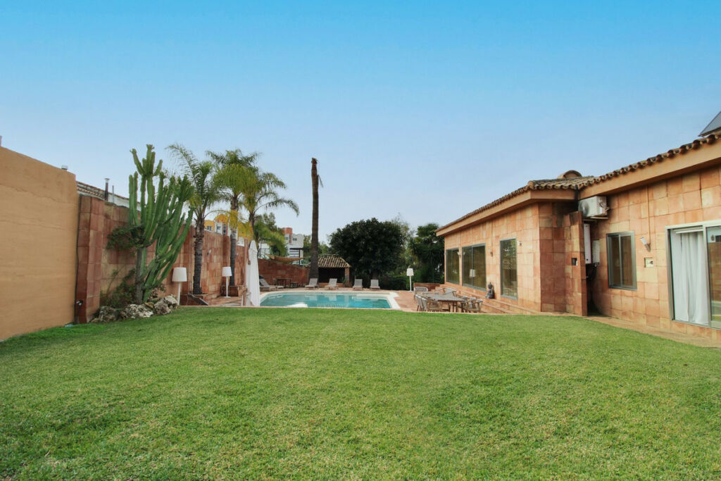 Detached Villa Atalaya Málaga - image 24