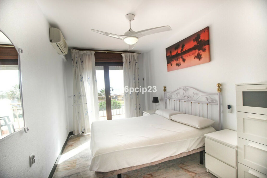 Townhouse La Duquesa Málaga - image 25