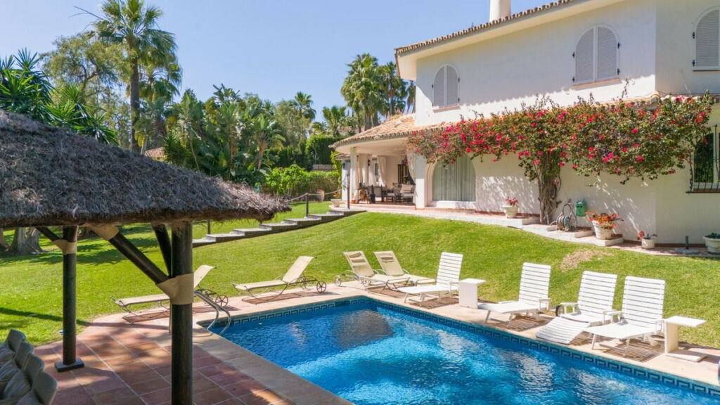 Detached Villa Nagüeles Málaga - image 25