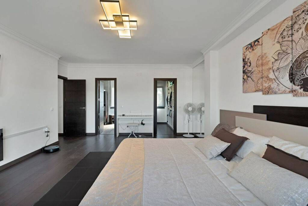 Detached Villa La Línea Cádiz - image 25