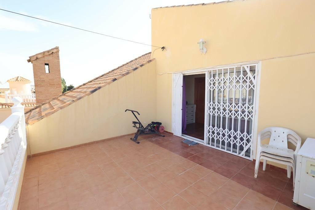 Detached Villa Playa Flamenca Alicante - image 25