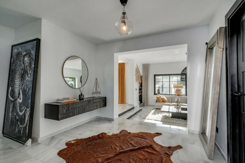 Detached Villa Nueva Andalucía Málaga - image 25