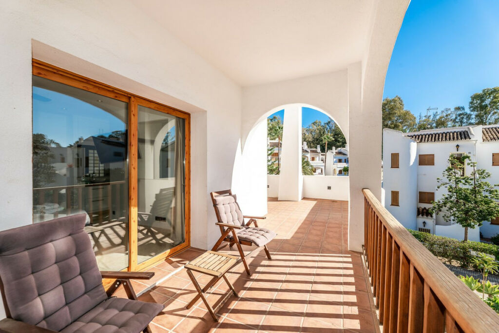 Detached Villa Nueva Andalucía Málaga - image 29