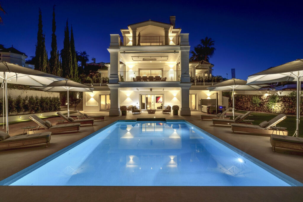 Detached Villa Nueva Andalucía Málaga - image 25