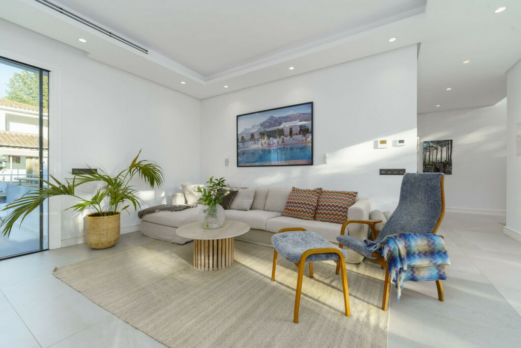 Detached Villa Nueva Andalucía Málaga - image 25
