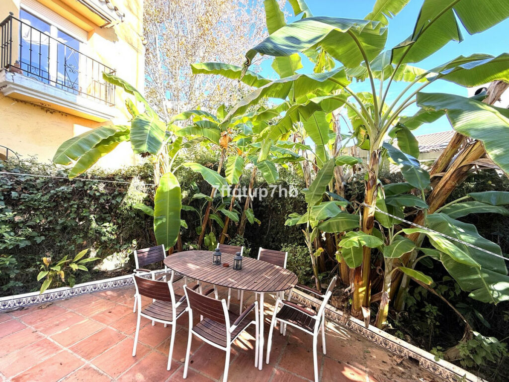 Townhouse Puerto Banús Málaga - image 25