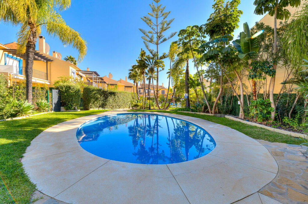 Townhouse San Pedro de Alcántara Málaga - image 26
