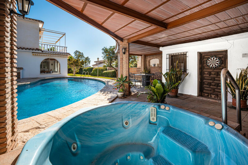 Detached Villa Benalmadena Málaga - image 27