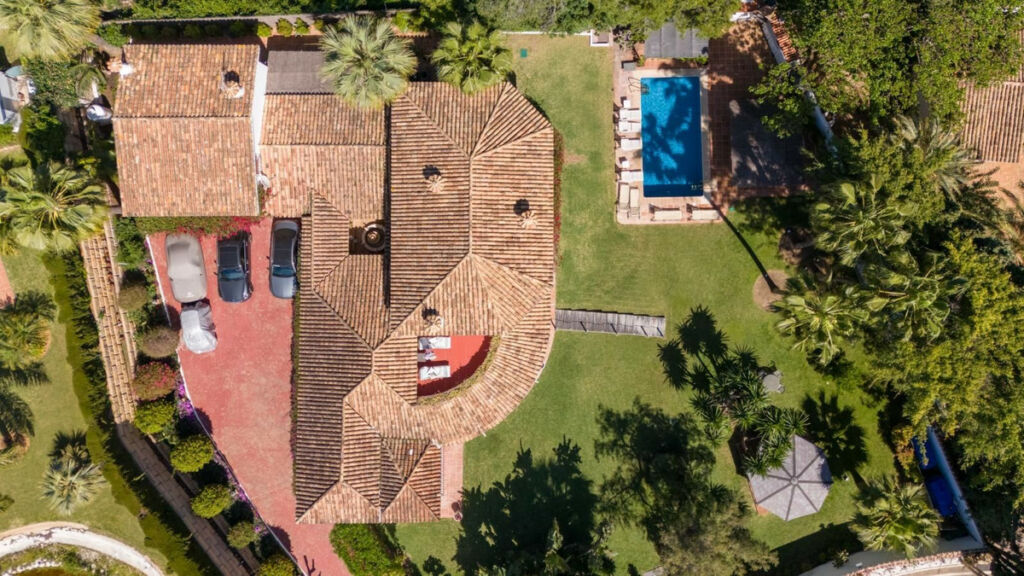 Detached Villa Nagüeles Málaga - image 27