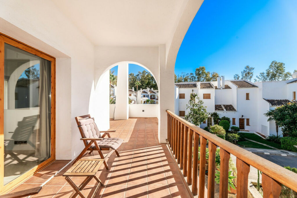 Detached Villa Nueva Andalucía Málaga - image 31