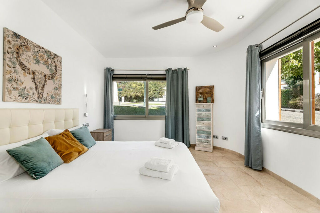 Detached Villa Nueva Andalucía Málaga - image 32