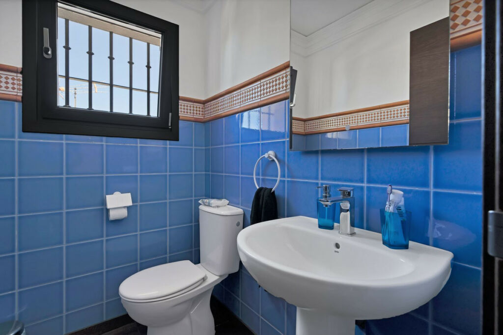 Detached Villa La Línea Cádiz - image 28