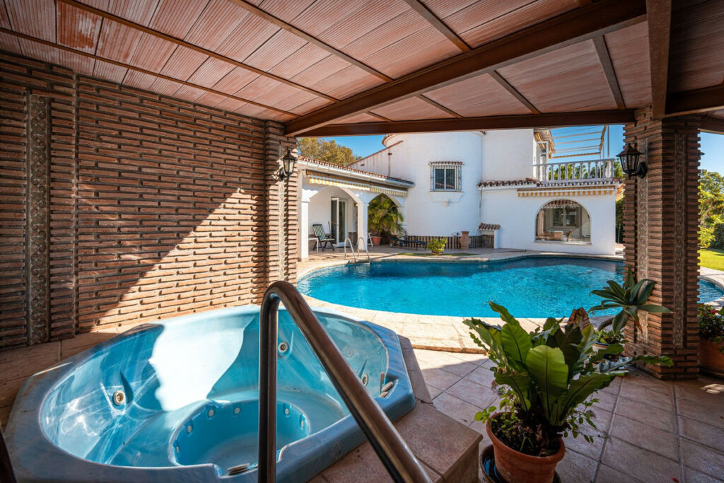 Detached Villa Benalmadena Málaga - image 29