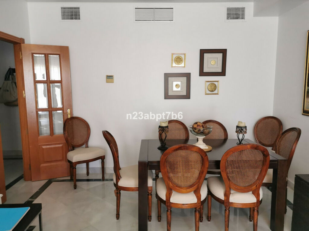 Middle Floor Apartment Aloha Málaga - image 3