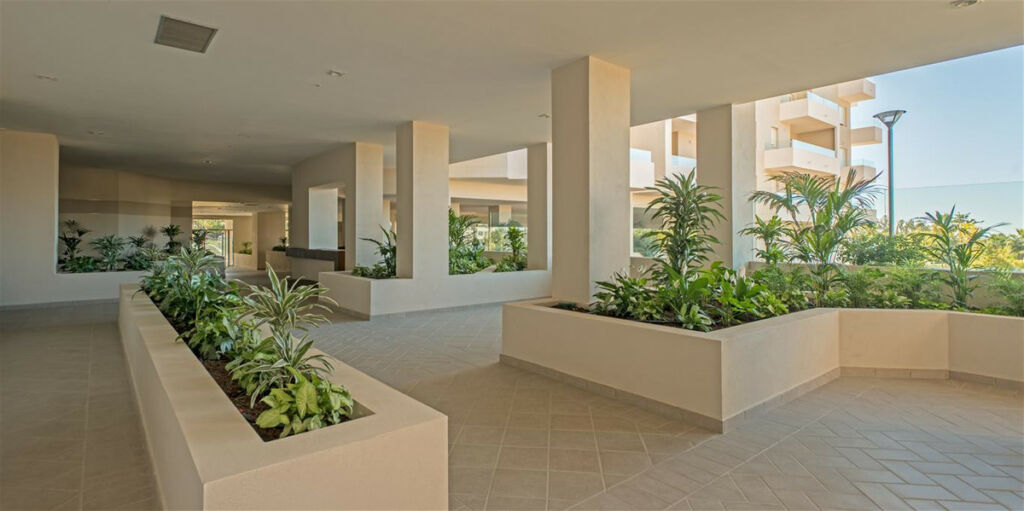 Middle Floor Apartment La Campana Málaga - image 3