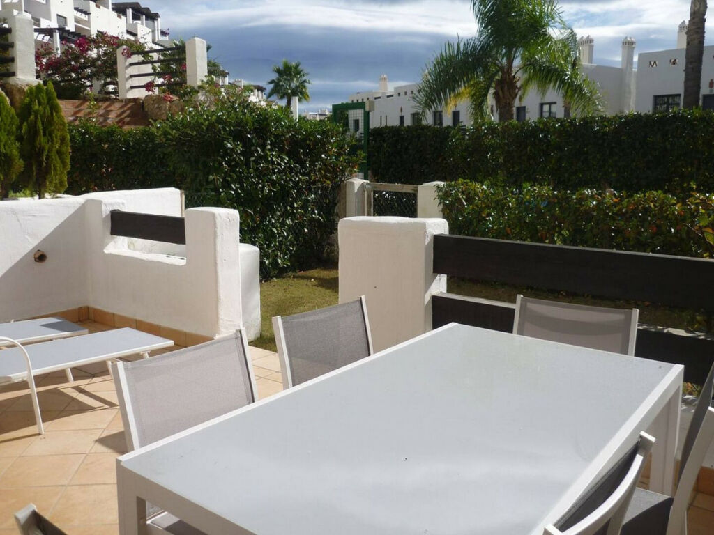 Ground Floor Apartment Estepona Málaga - image 3