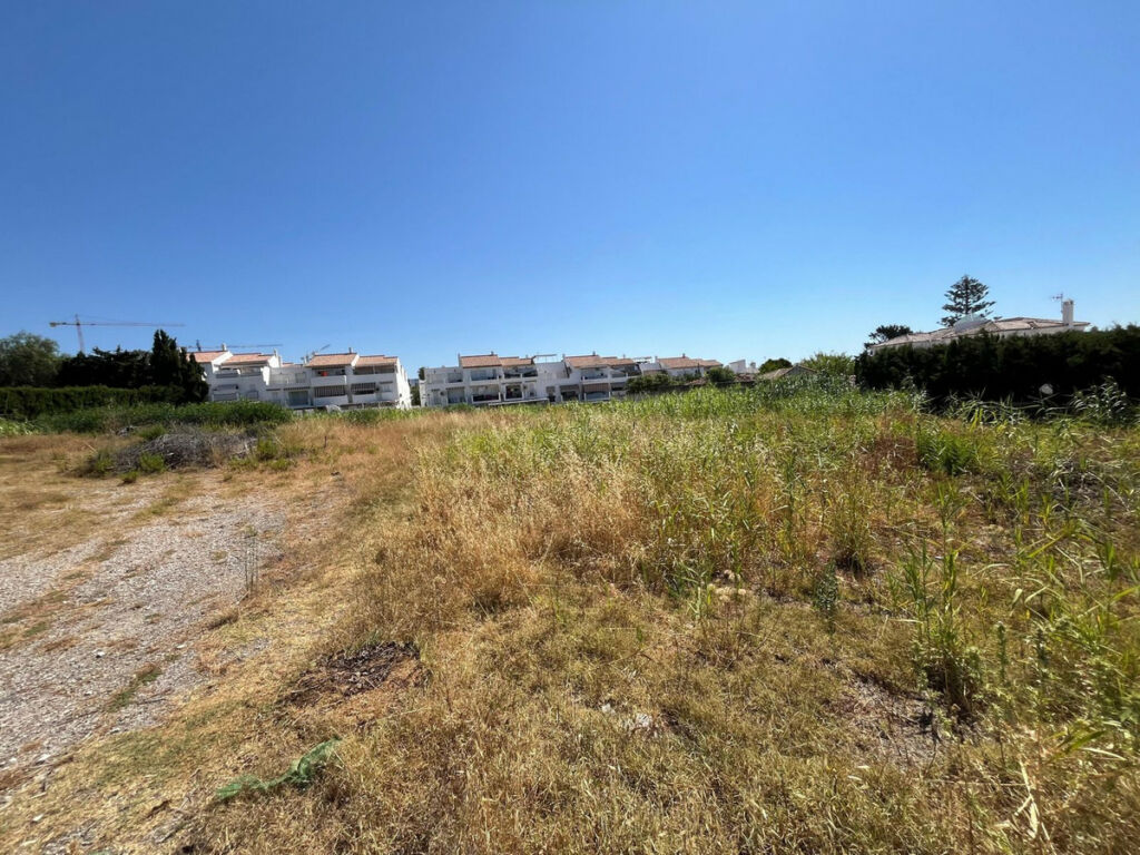 Residential Plot Estepona Málaga - image 3