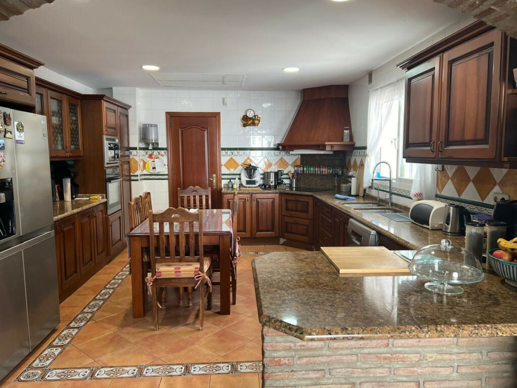 Detached Villa Marbella Málaga - image 6