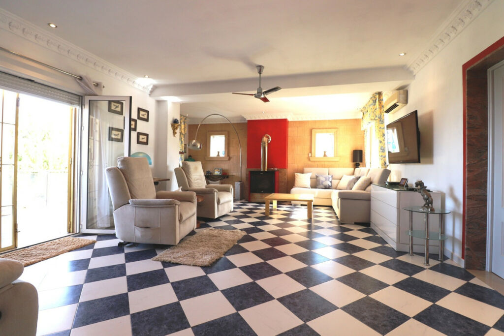 Detached Villa Algorfa Alicante - image 3