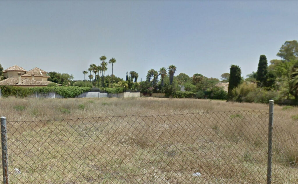 Residential Plot Guadalmina Baja Málaga - image 3