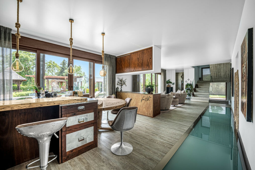 Detached Villa Benahavís Málaga - image 3
