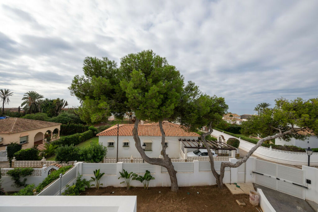 Detached Villa Marbesa Málaga - image 3