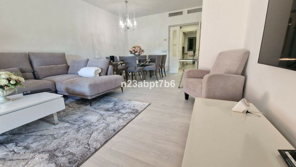 Ground Floor Apartment Atalaya Málaga - image 3