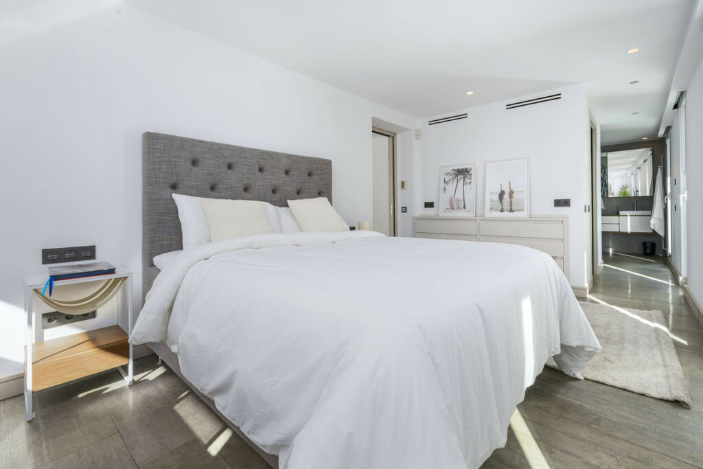 Detached Villa Nueva Andalucía Málaga - image 30