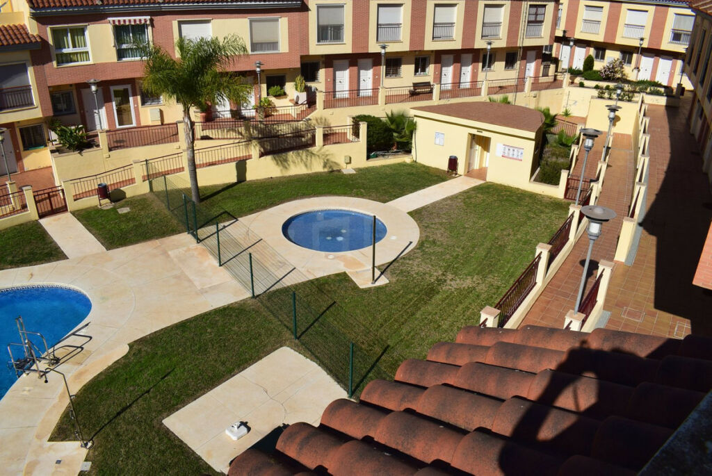Semi-Detached House Almayate Málaga - image 30