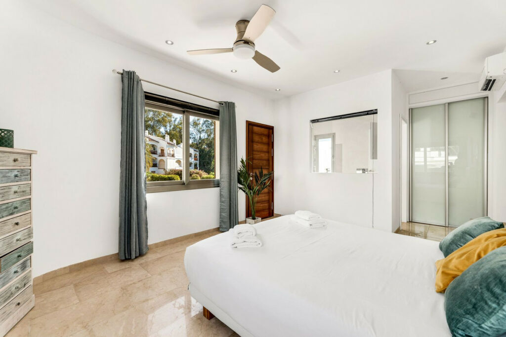 Detached Villa Nueva Andalucía Málaga - image 34