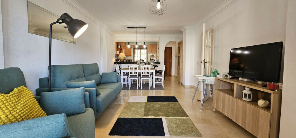 Middle Floor Apartment Riviera del Sol Málaga - image 3