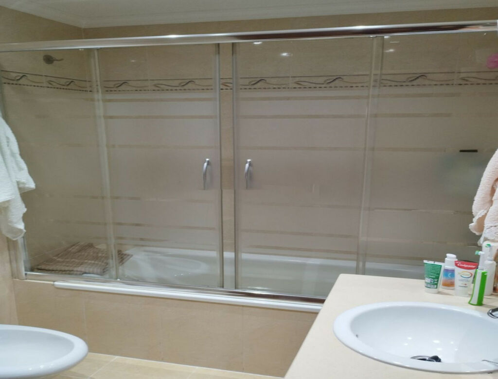 Middle Floor Apartment Estepona Málaga - image 31