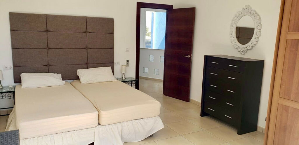 Detached Villa Monforte Del Cid Alicante - image 31