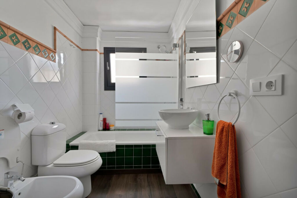 Detached Villa La Línea Cádiz - image 32
