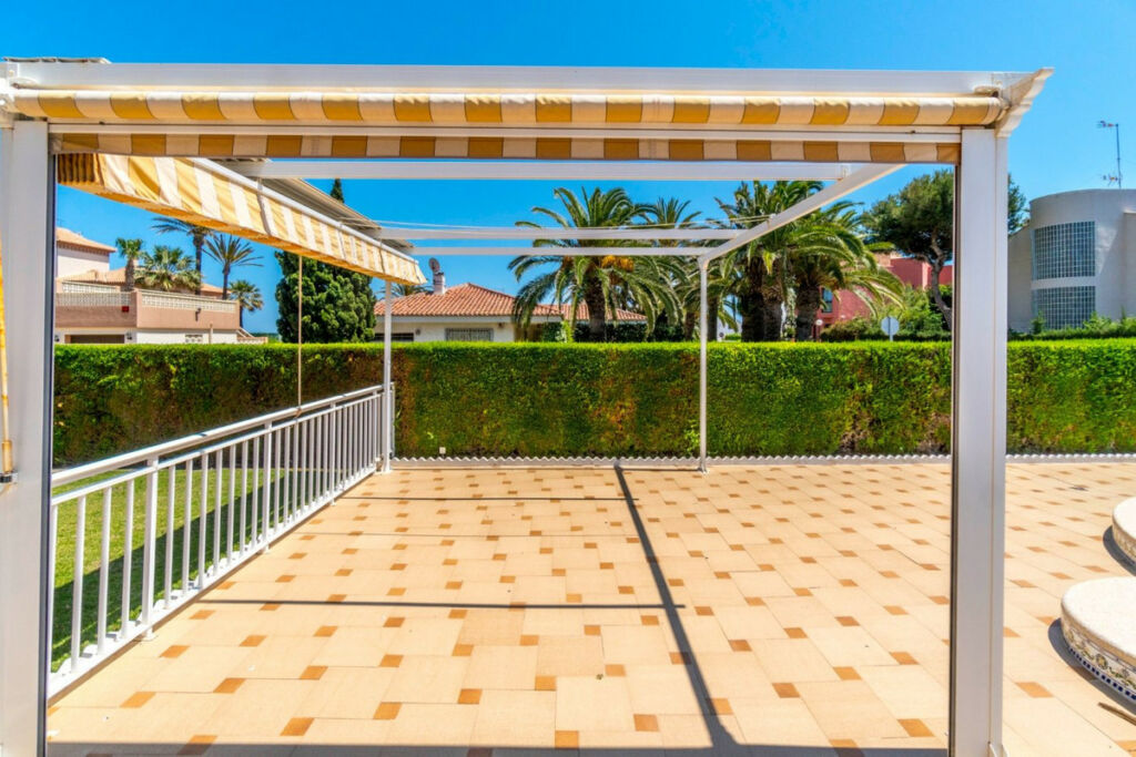 Detached Villa La Veleta Alicante - image 32