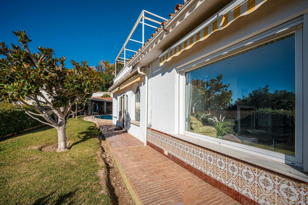 Detached Villa Benalmadena Málaga - image 32