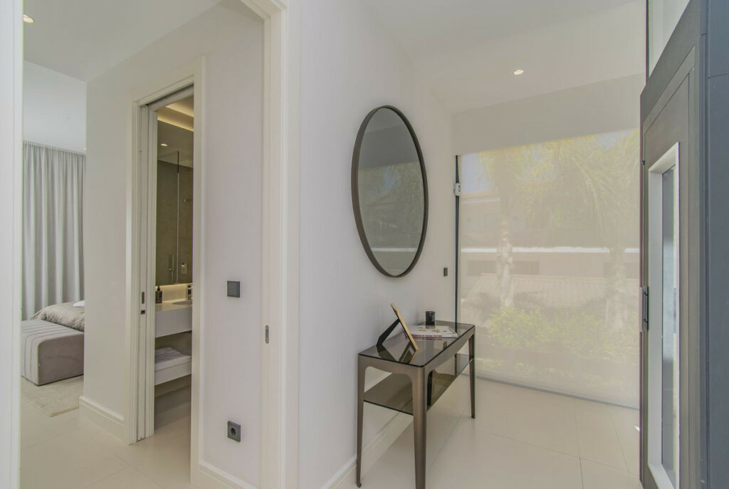 Detached Villa The Golden Mile Málaga - image 32