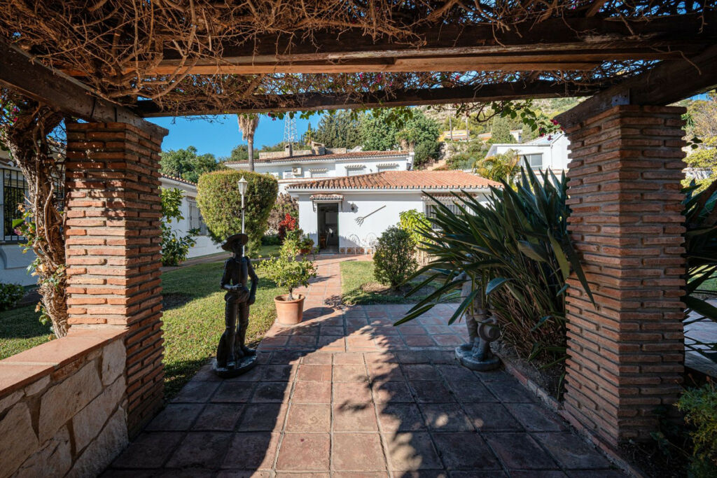 Detached Villa Benalmadena Málaga - image 33