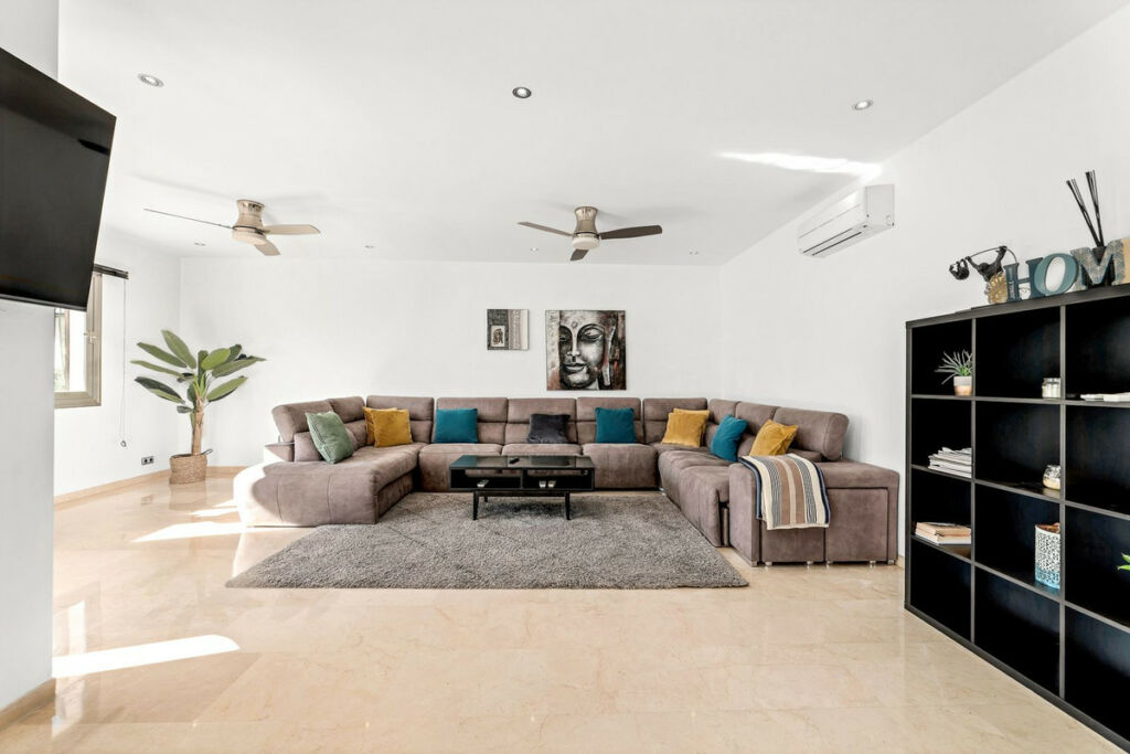 Detached Villa Nueva Andalucía Málaga - image 37
