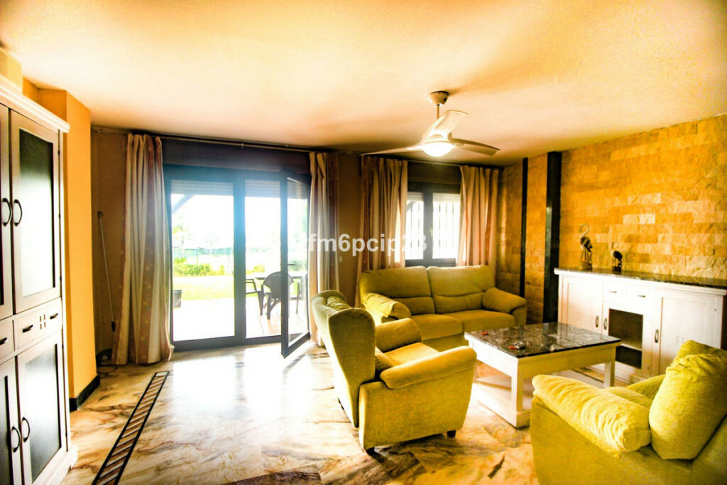 Townhouse La Duquesa Málaga - image 33