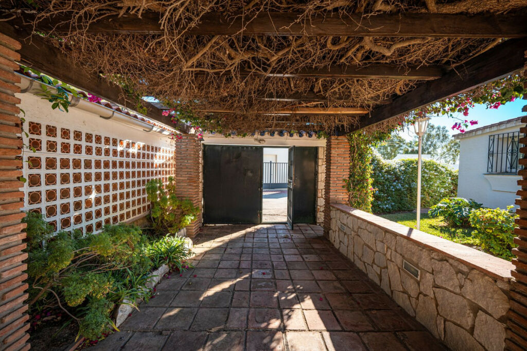 Detached Villa Benalmadena Málaga - image 34