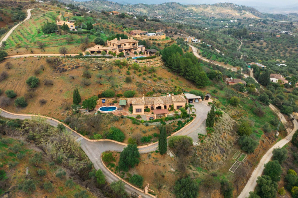 Detached Villa Monda Málaga - image 34