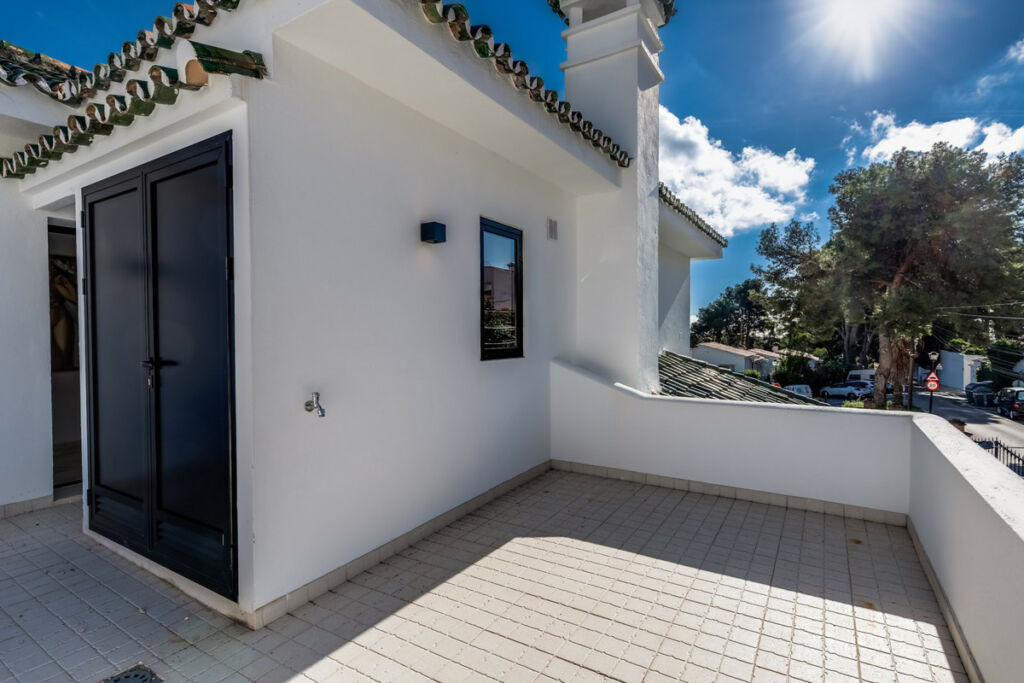 Detached Villa Nueva Andalucía Málaga - image 33