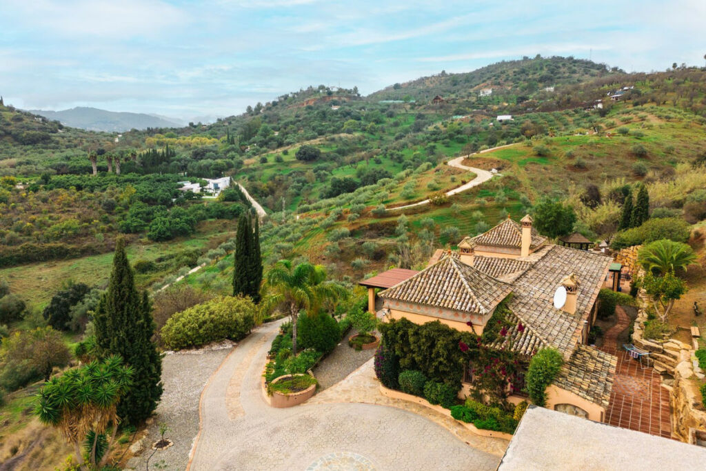 Detached Villa Monda Málaga - image 35