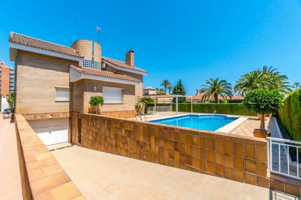 Detached Villa La Veleta Alicante - image 35