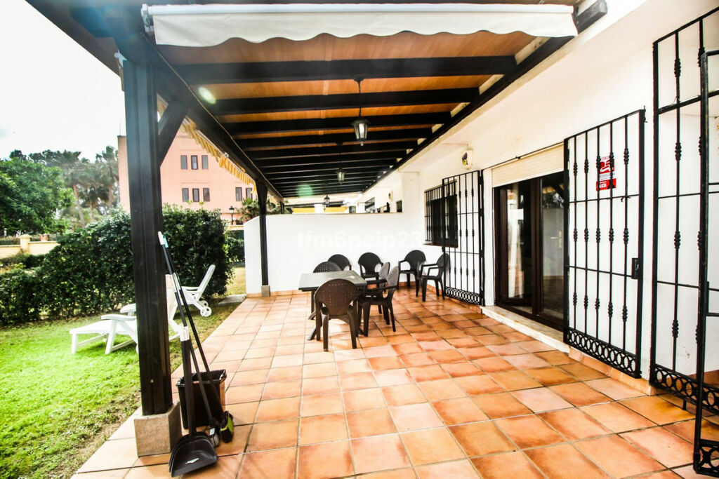 Townhouse La Duquesa Málaga - image 35