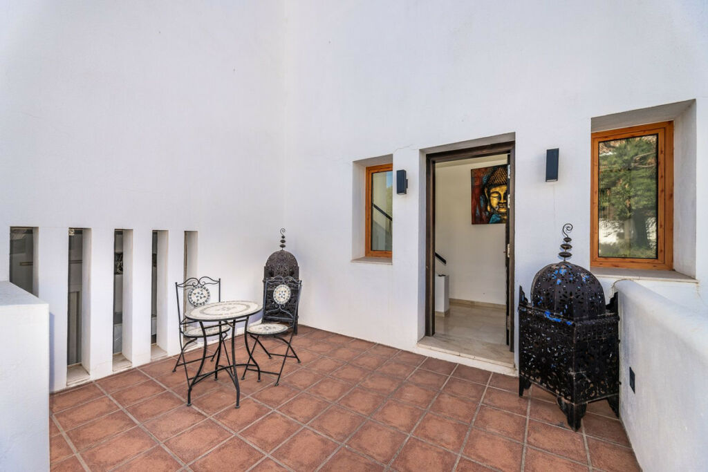 Detached Villa Nueva Andalucía Málaga - image 41