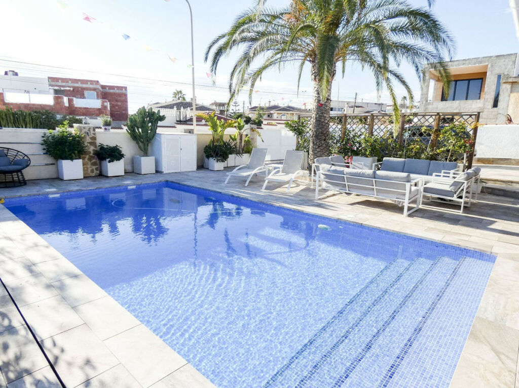 Detached Villa Ciudad Quesada Alicante - image 40
