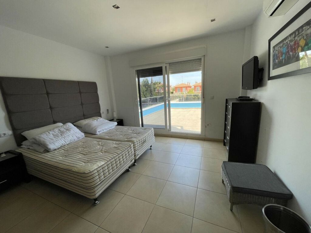 Detached Villa Monforte Del Cid Alicante - image 39